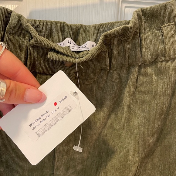 Boutique mini-skirt - Picture 2 of 4